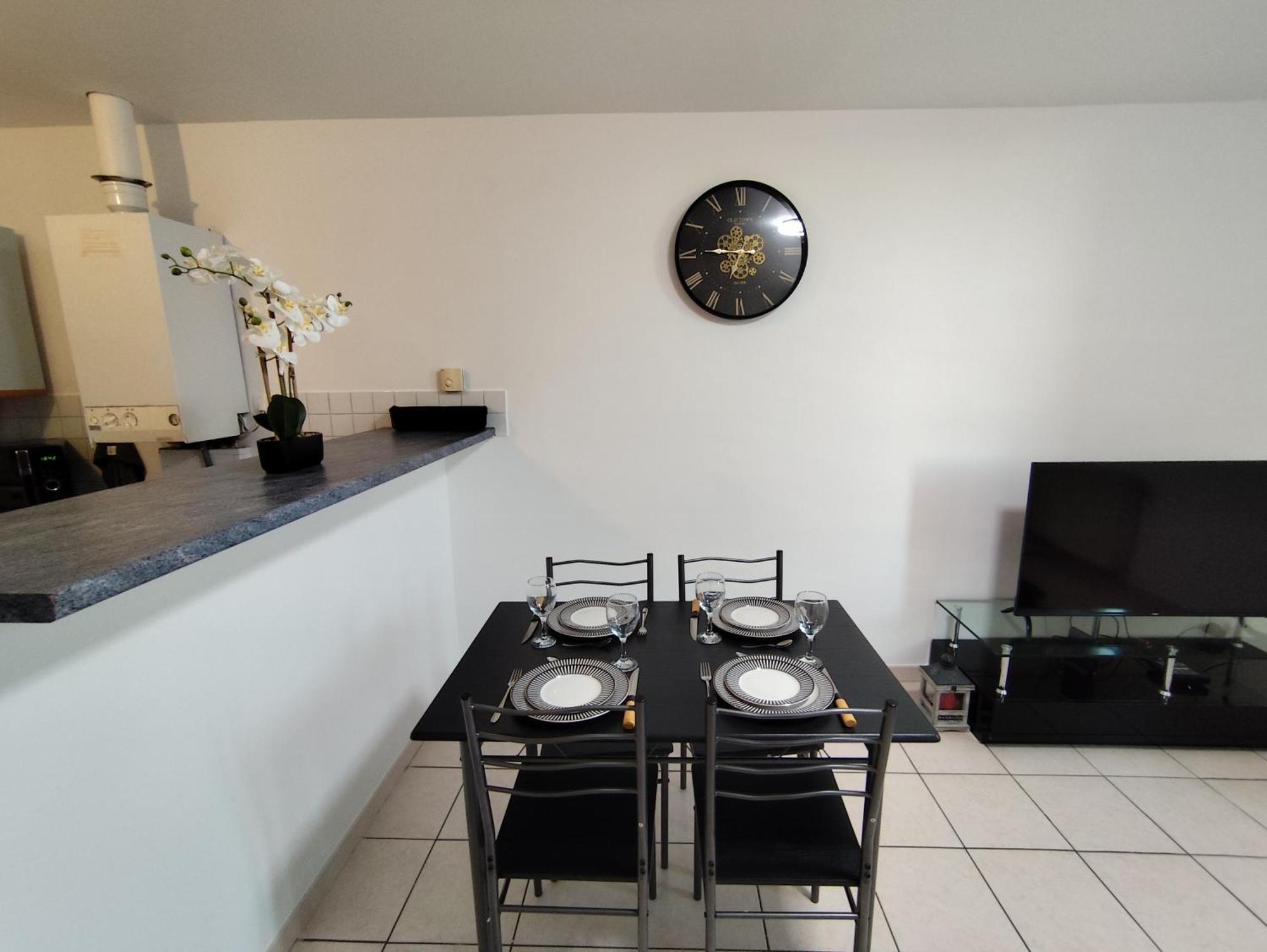 Avec Vue Imprenable Sur La Cite Apartment